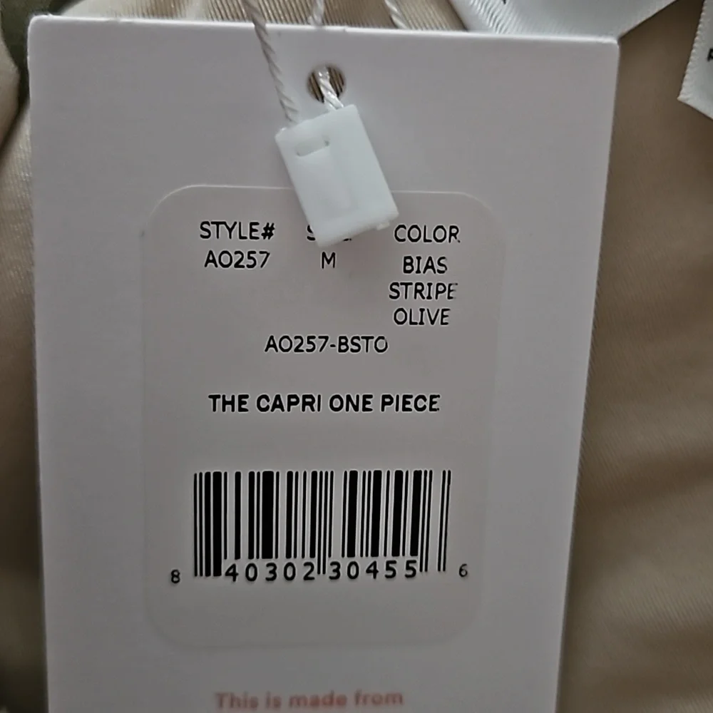 *NWT* Andie The Capri One Piece Swimsuit - Picture 11 of 13